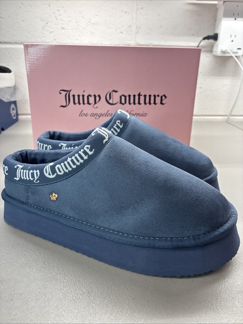 New Juicy Couture JC-Oney Women’s Size 7 Slip-On Slippers Blue Faux Suede Logo